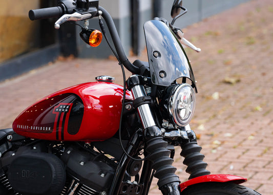 Harley-Davidson FXD Dyna motorbike with grey tinted Dart Flyscreen